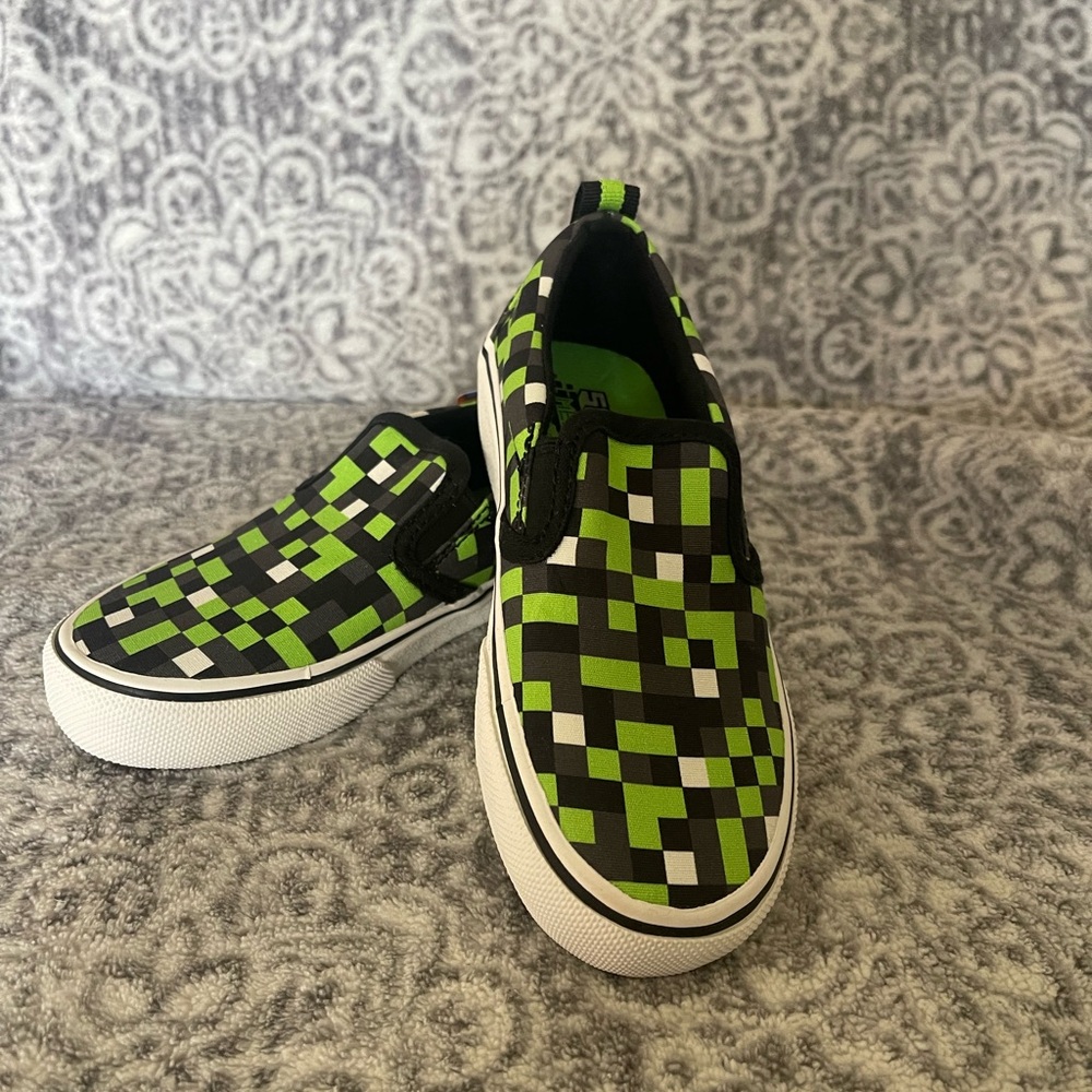 Skechers Megacraft boys slip on shoes size 12 NEW with tags